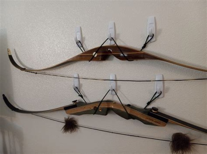 Is it OK to hang a bow by its string?