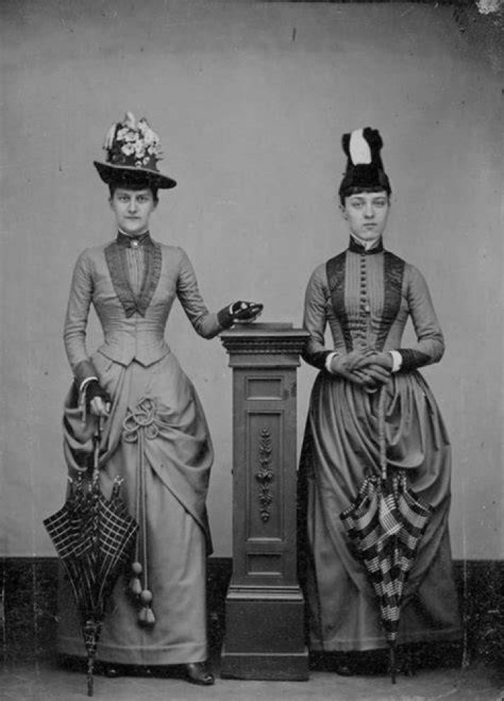 What did Victorian ladies have to wear in public?
