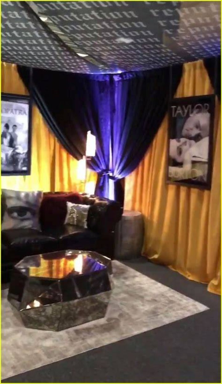 What is Taylor Swift Rep room?
