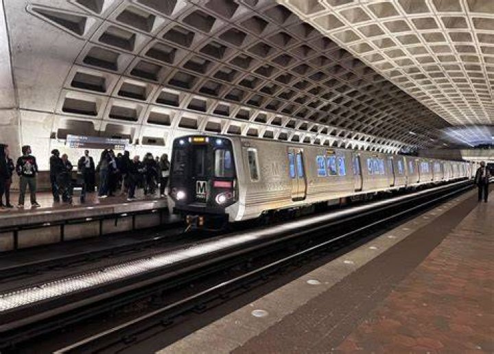 What time is the last Metro train in DC?